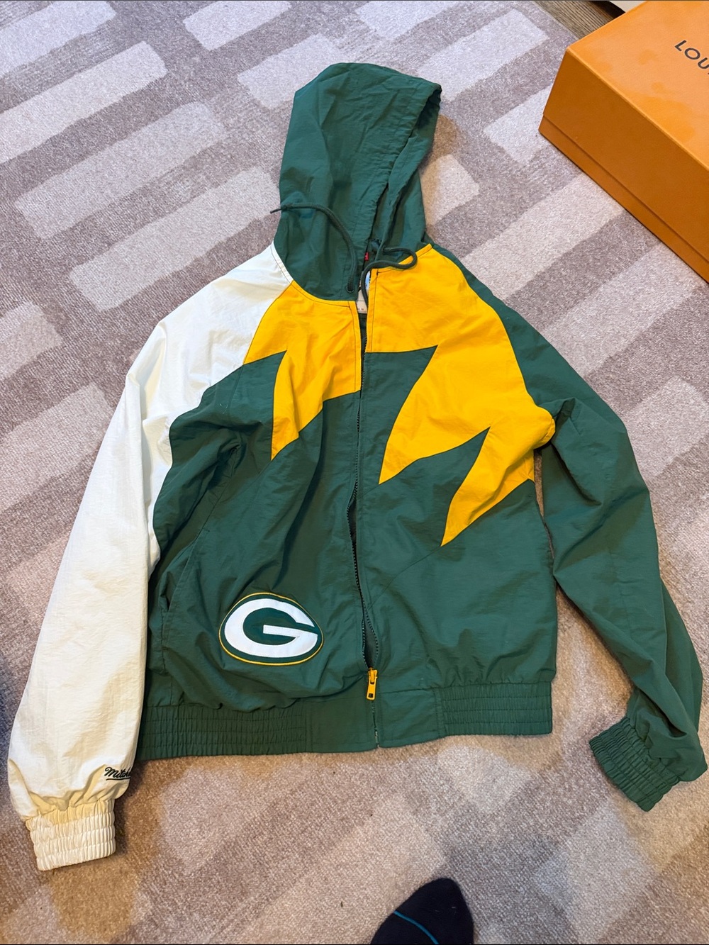 Green Bay Packers Mitchell and Ness  throwback Hooded Windbreaker Jacket
